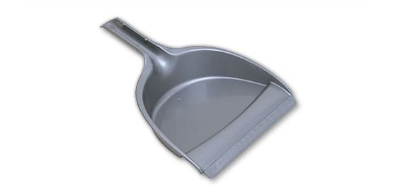 Shovel with rubber